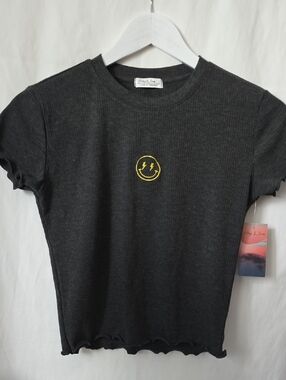 Haley & June Ribbed Tee with Embroidered Yellow Lightning Smile NWT Y2K Large
